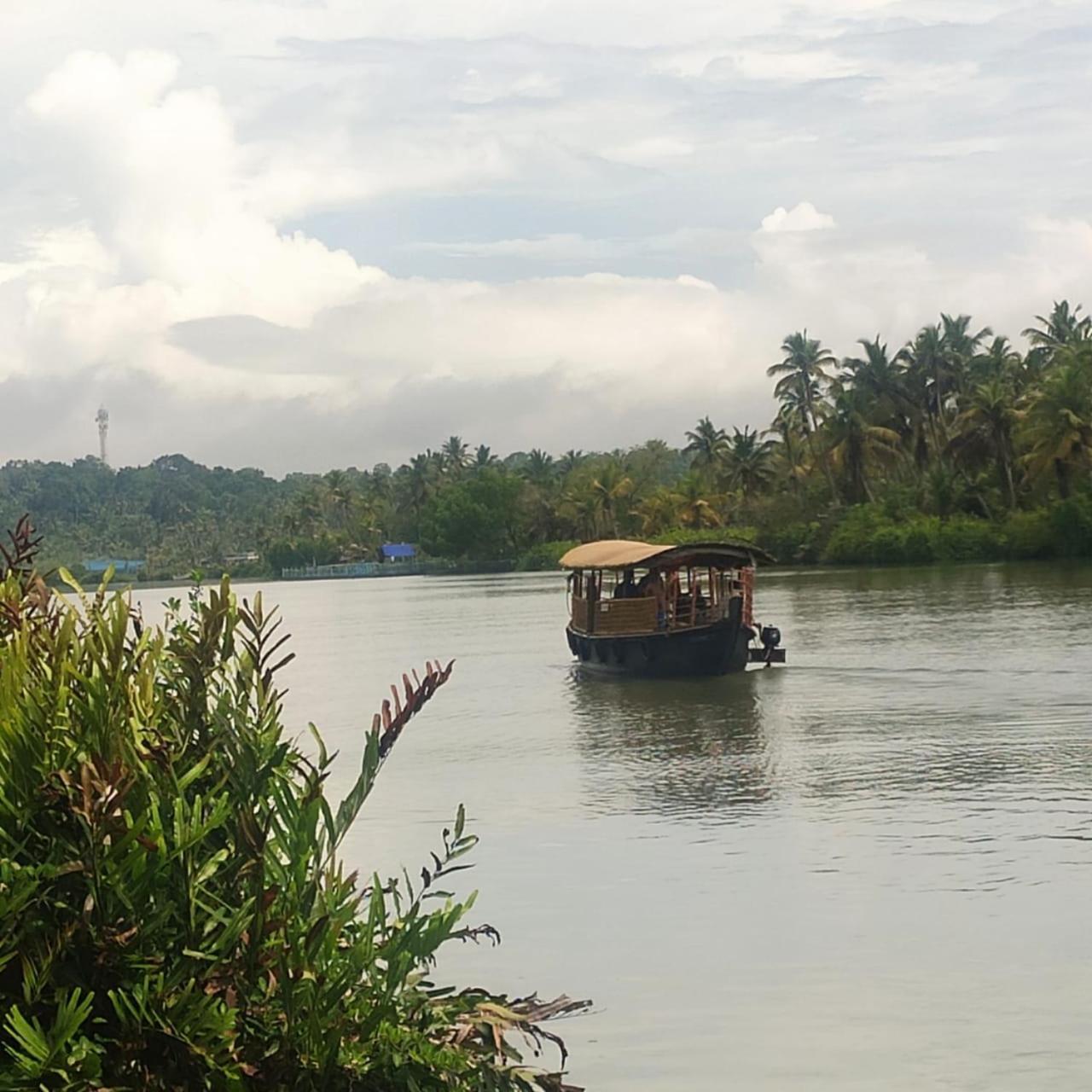 Munroe Inn Homestay Kollam Ngoại thất bức ảnh